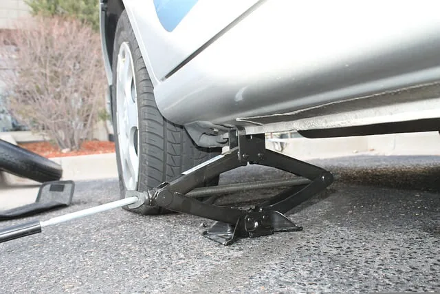 Flat tires may happen even during your drive