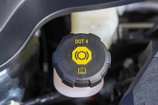 Brake fluid reservoir DOT 4