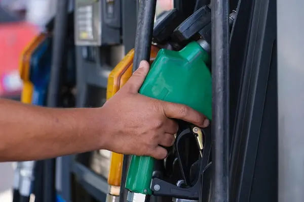 Gas-pump-nozzle