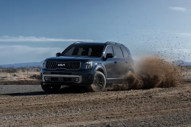 KIA-Telluride-car-being-an-off-road-beast