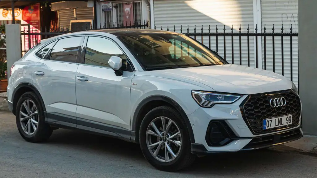 A white 2023 Audi Q3 car