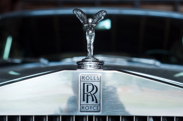 a-Rolls-Royce-car-logo