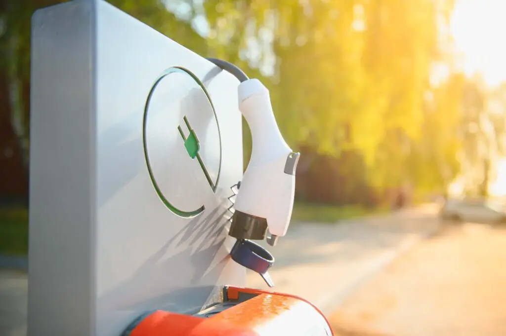 Electric vehicle charging station