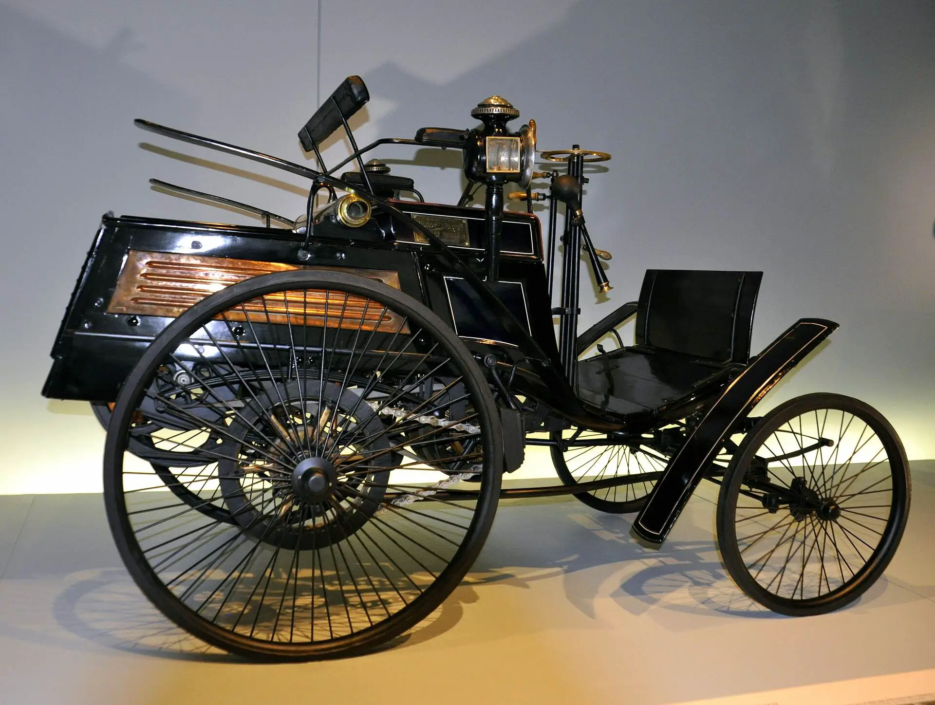 Karl Benz Motorwagen in a museum