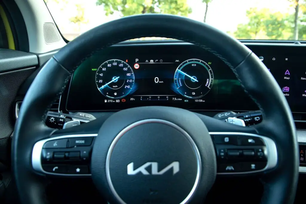 Hybrid electric car model, Kia Sportage 