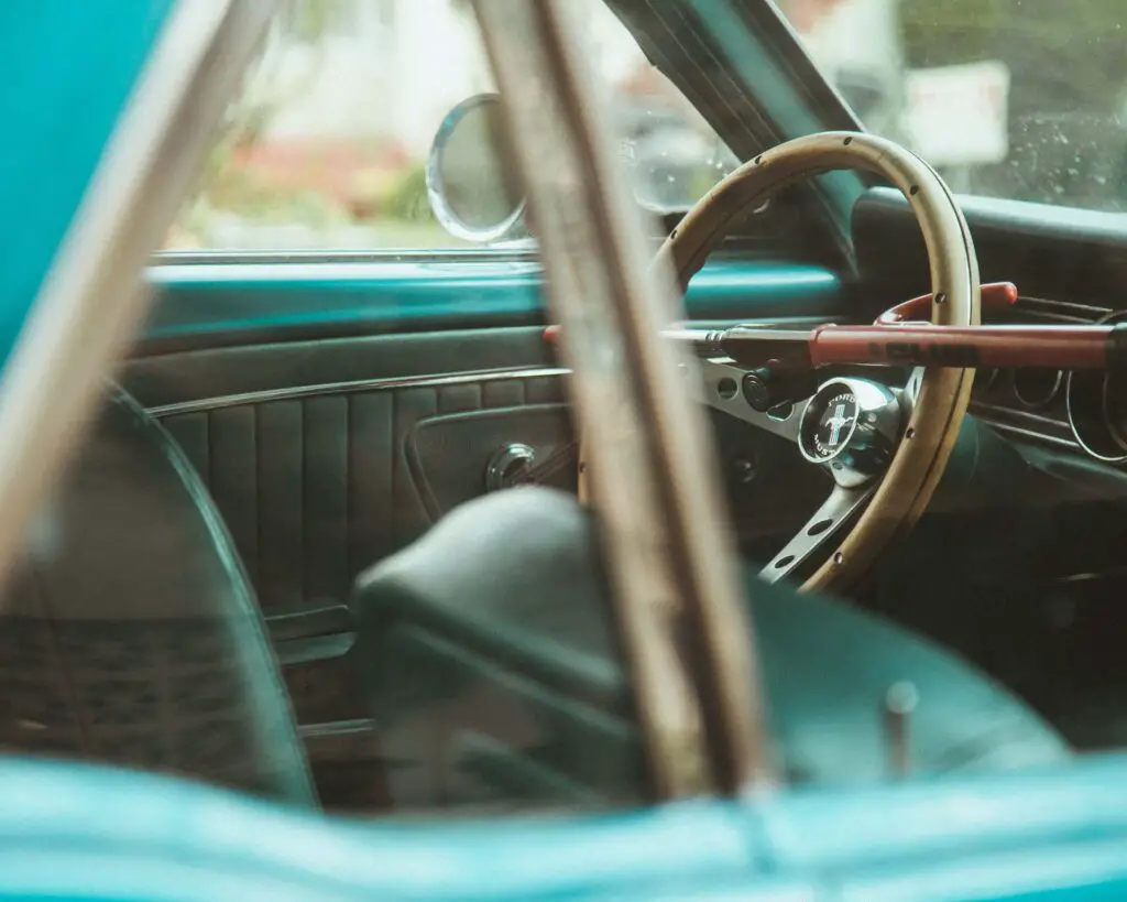 Steering wheel lock in a vintage car