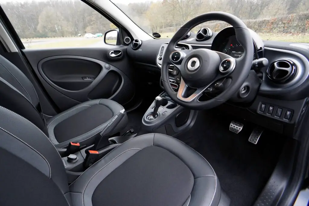 A black steering wheel