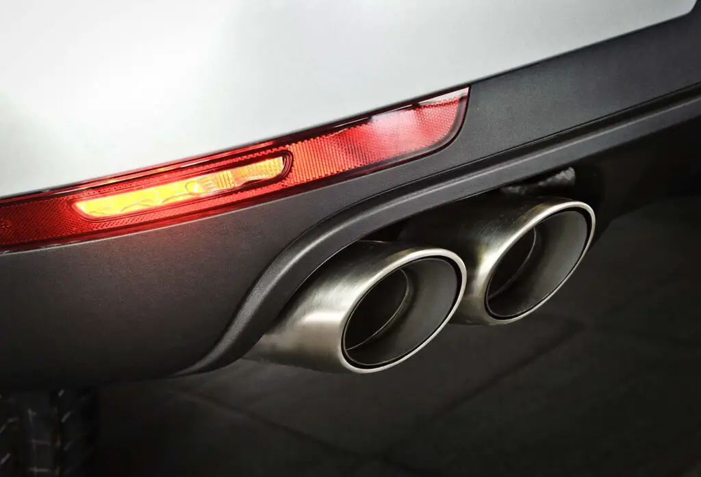 A dual exhaust pipe