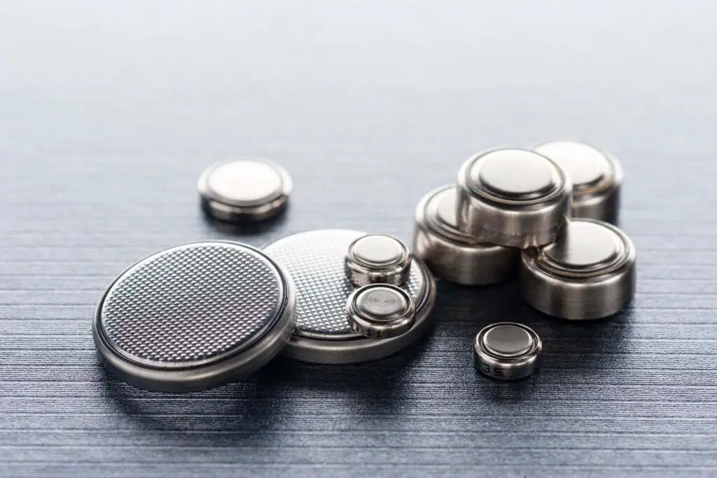 Various button cell batteries
