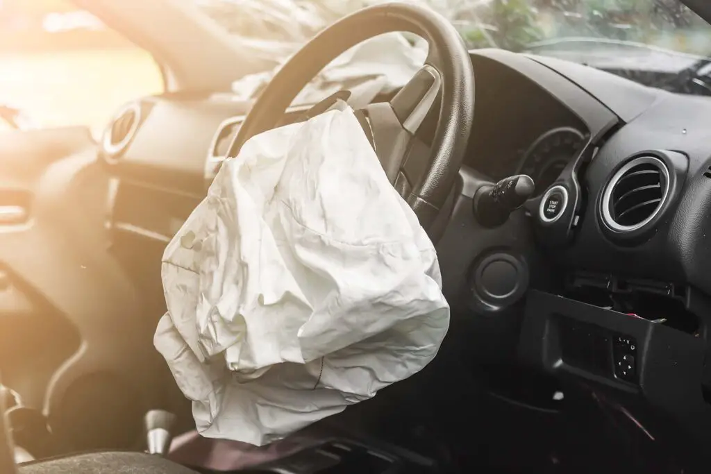 Airbag exploded at a car accident,Car Crash air bag,Airbag work with illuminated